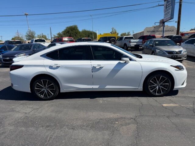 2025 Lexus ES 300h F SPORT Design