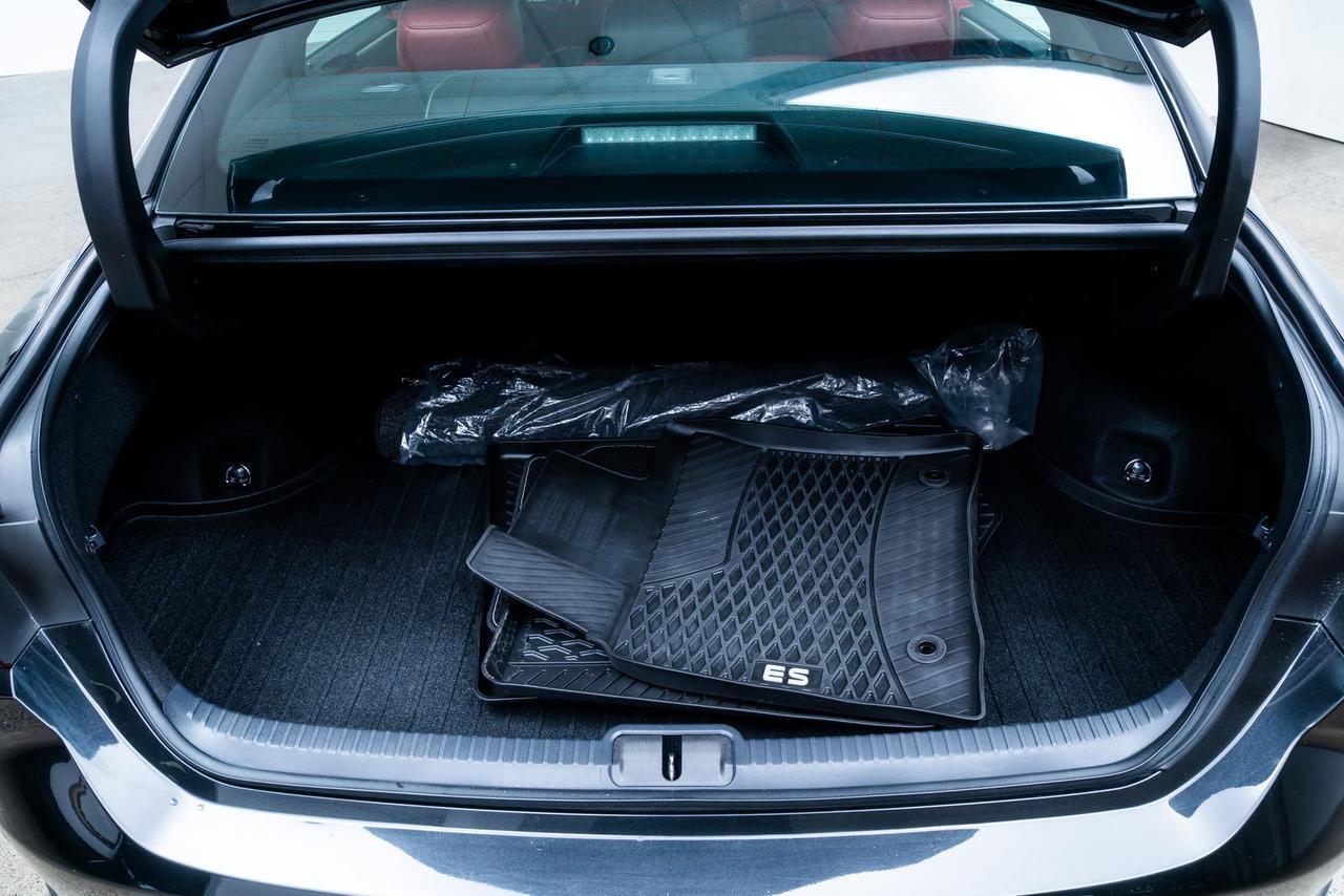 2025 Lexus ES 300h F SPORT Handling Mark Levinson Sound Ventilated Seats Portland OR