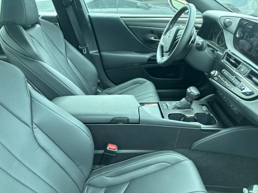2025 Lexus ES 300h F SPORT Handling Richmond VA