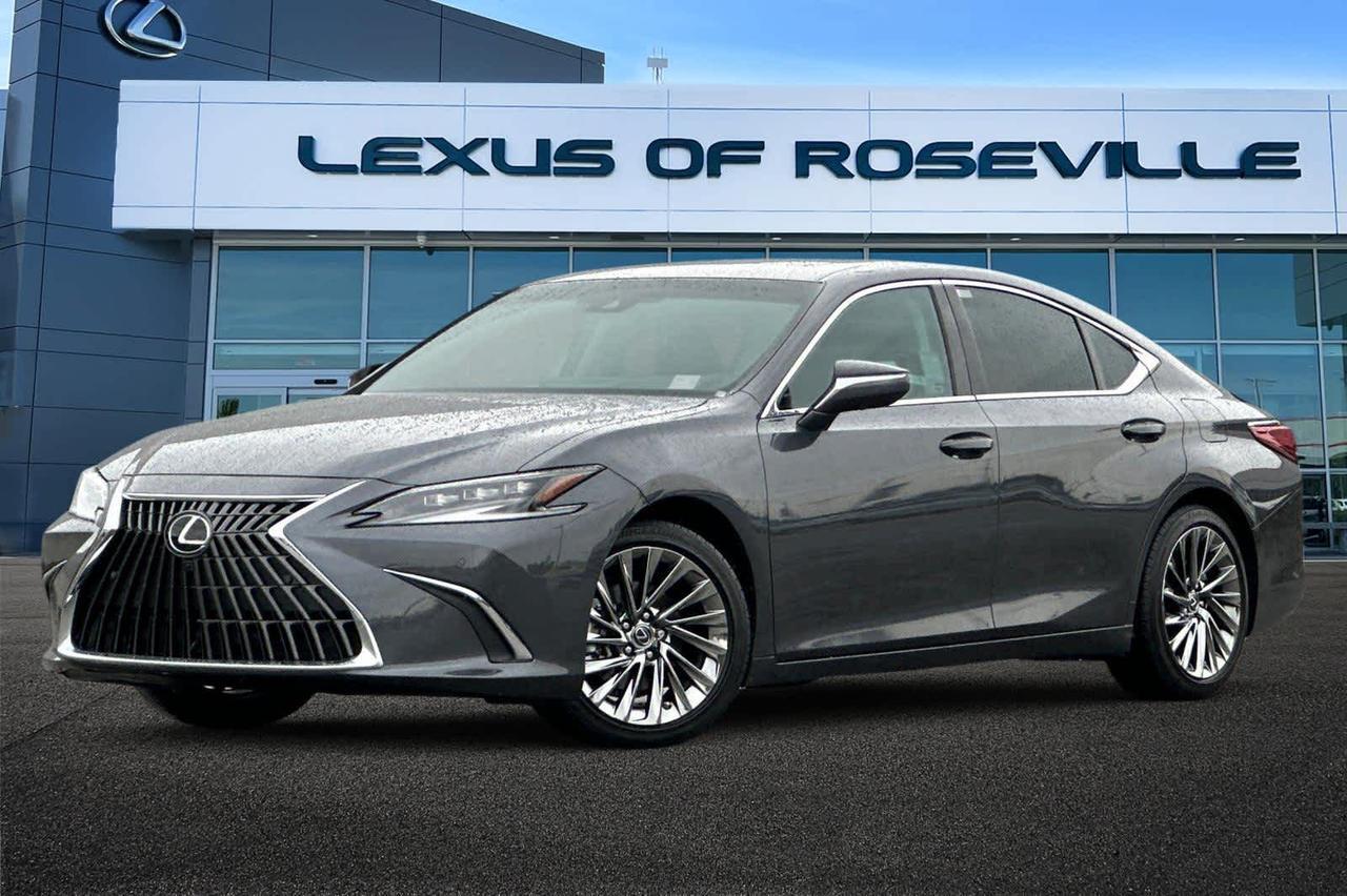 2025 Lexus ES 300h Luxury