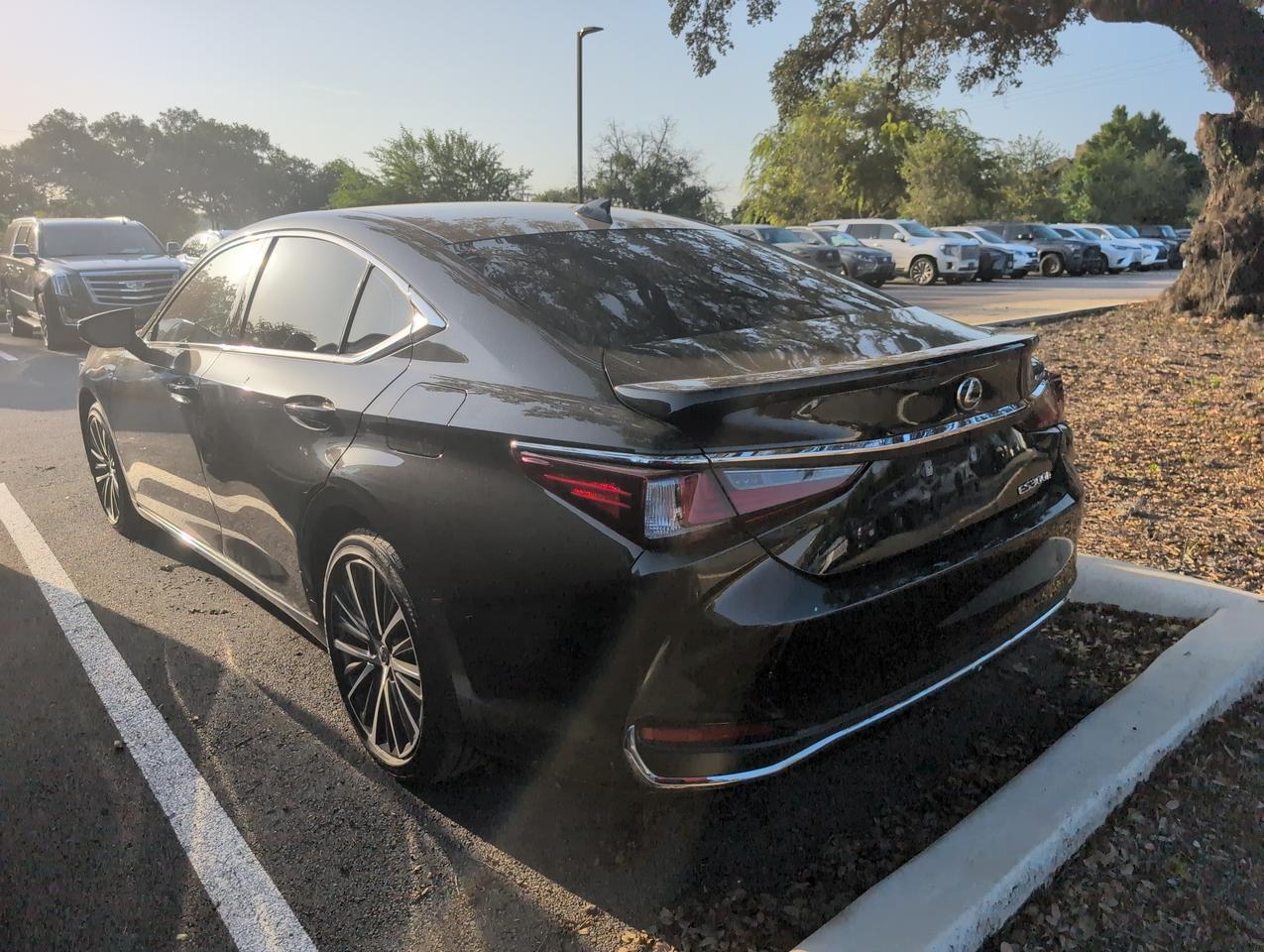 2025 Lexus ES 300h