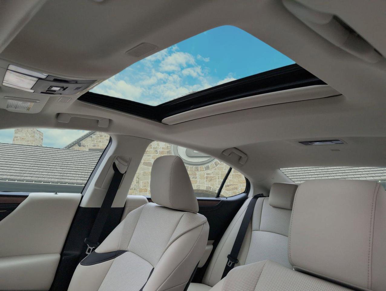 2025 Lexus ES 300h San Antonio TX