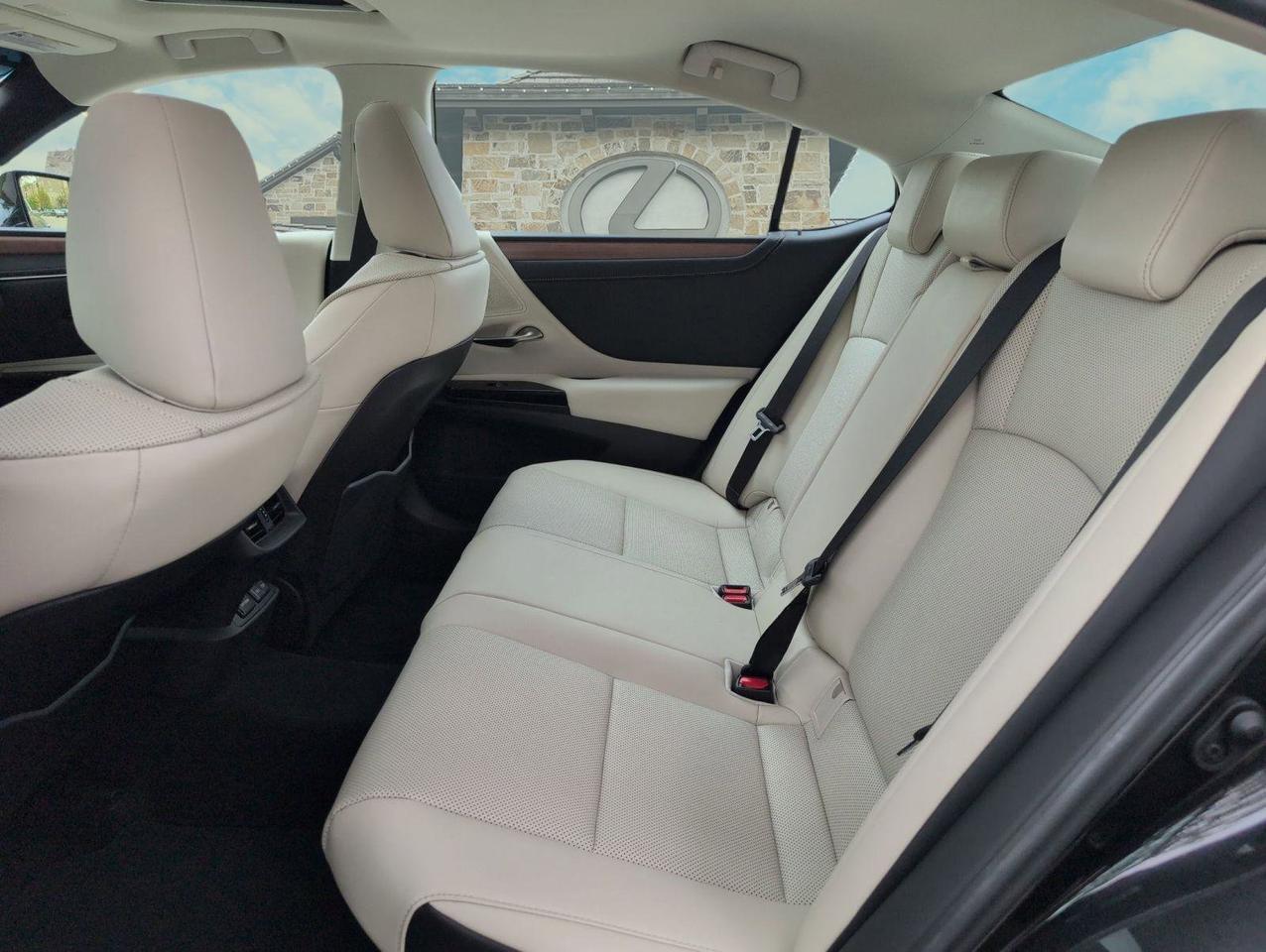 2025 Lexus ES 300h San Antonio TX