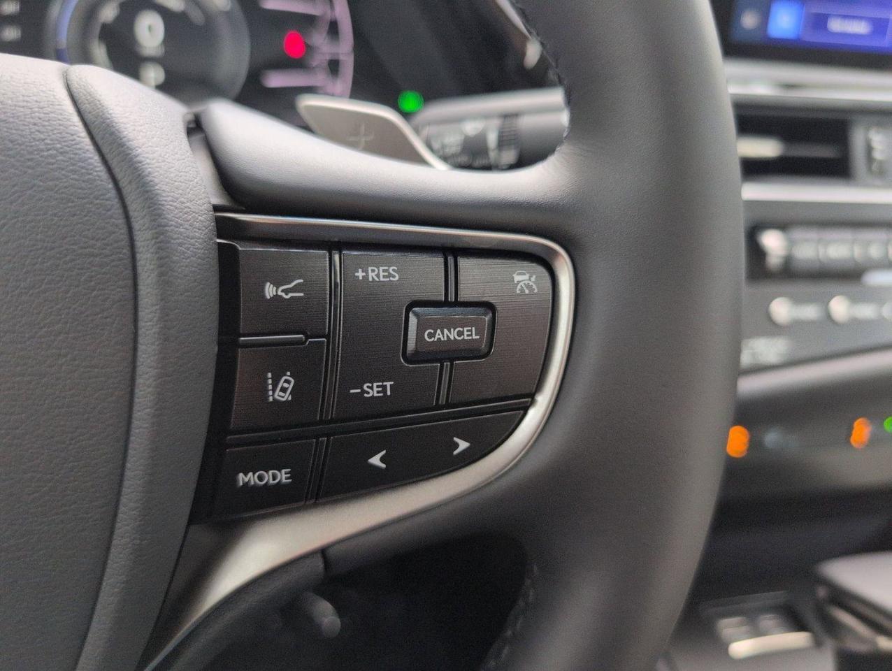 2025 Lexus ES 300h San Antonio TX