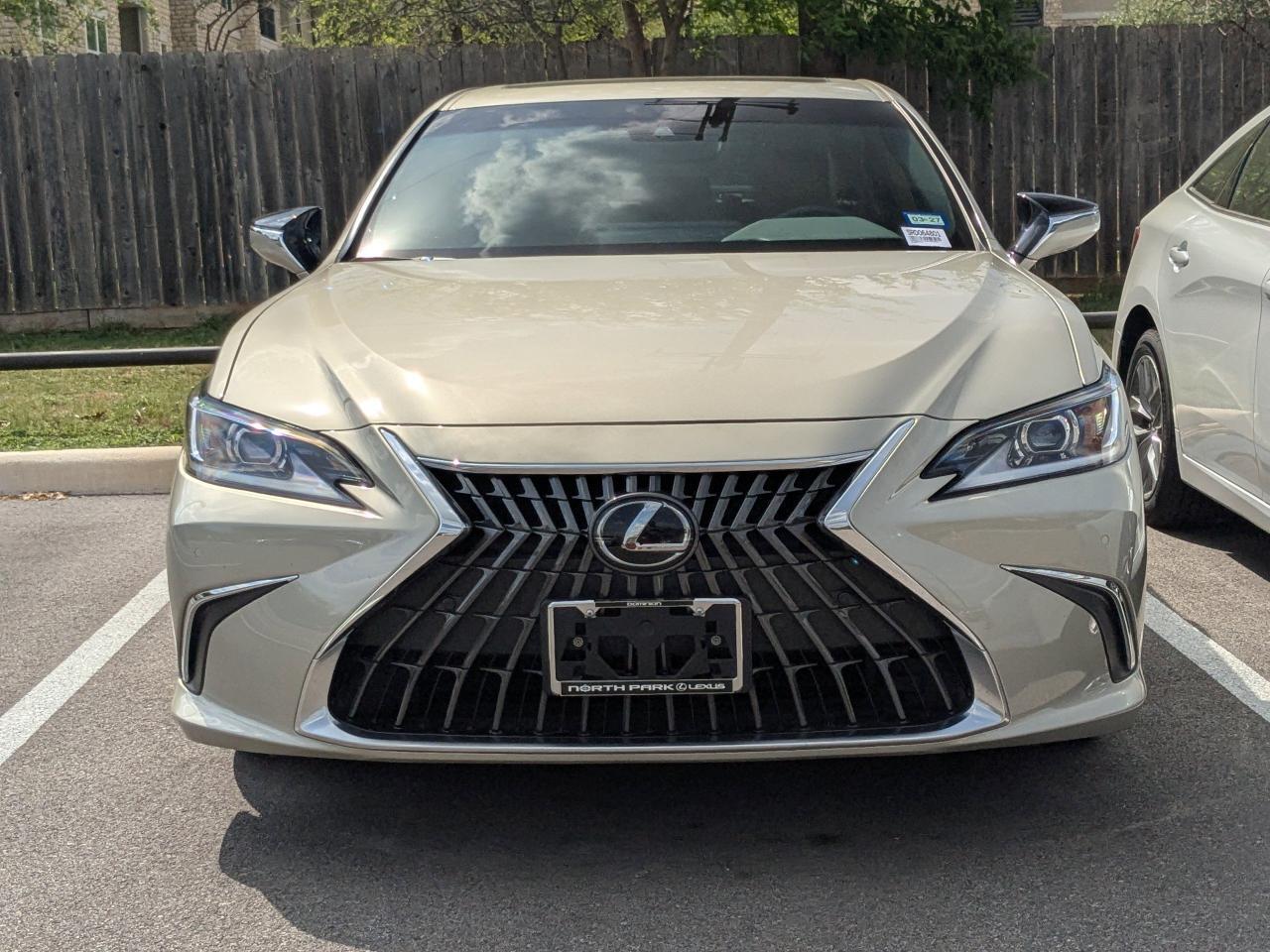 2025 Lexus ES 300h