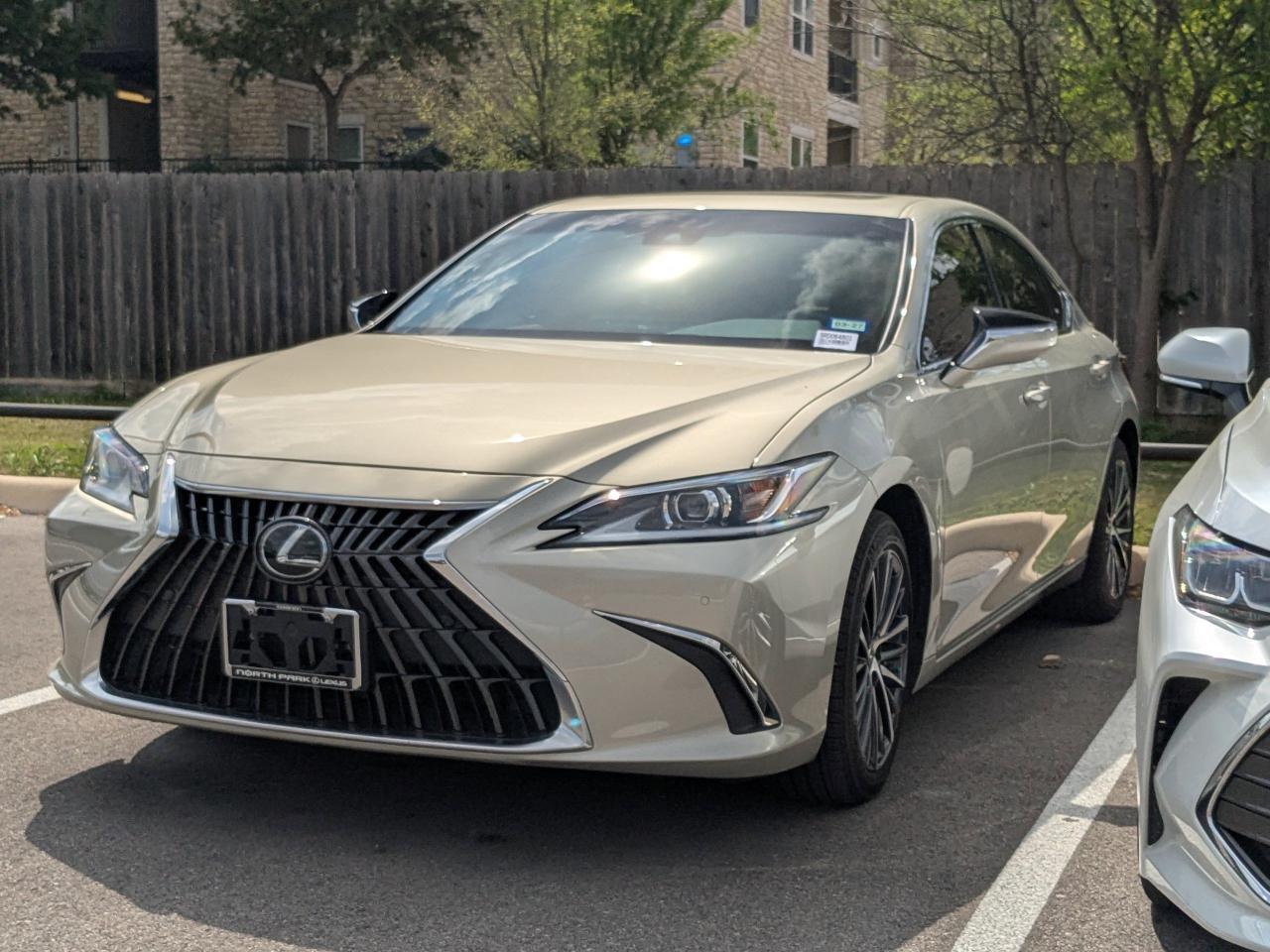 2025 Lexus ES 300h San Antonio TX
