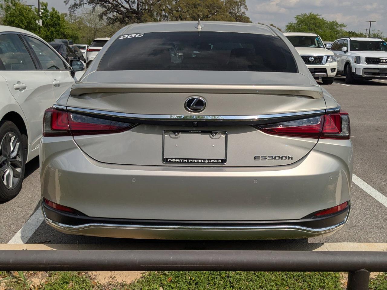 2025 Lexus ES 300h San Antonio TX