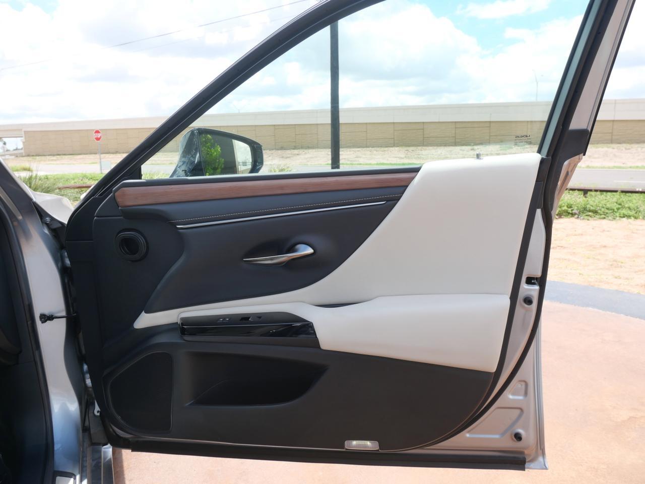 2025 Lexus ES 300h San Juan TX