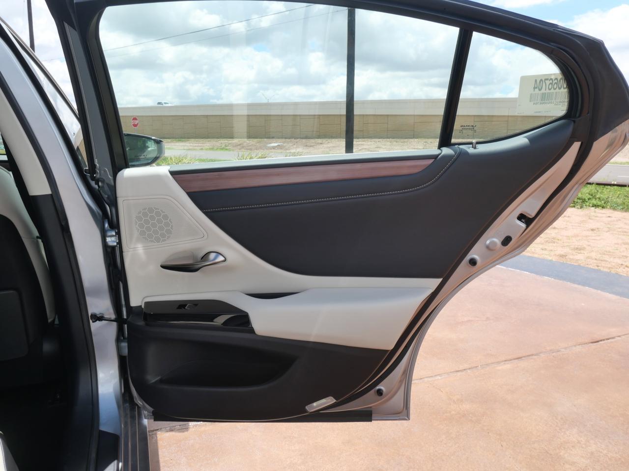 2025 Lexus ES 300h San Juan TX