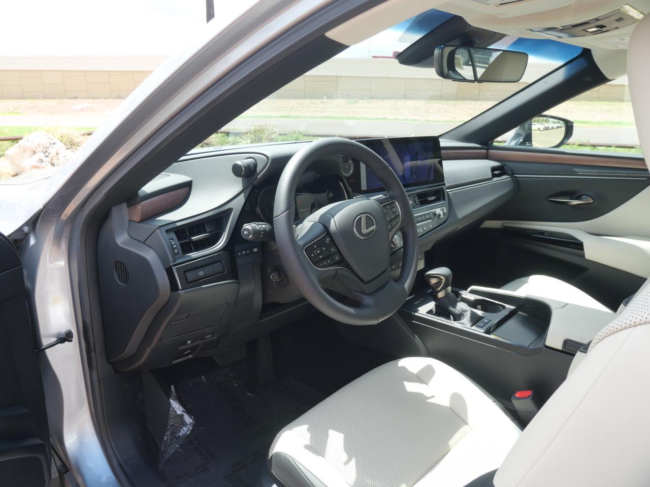 2025 Lexus ES 300h San Juan TX