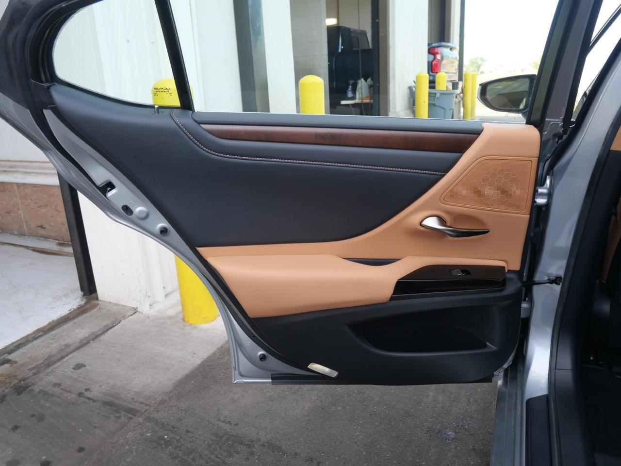 2025 Lexus ES 300h San Juan TX