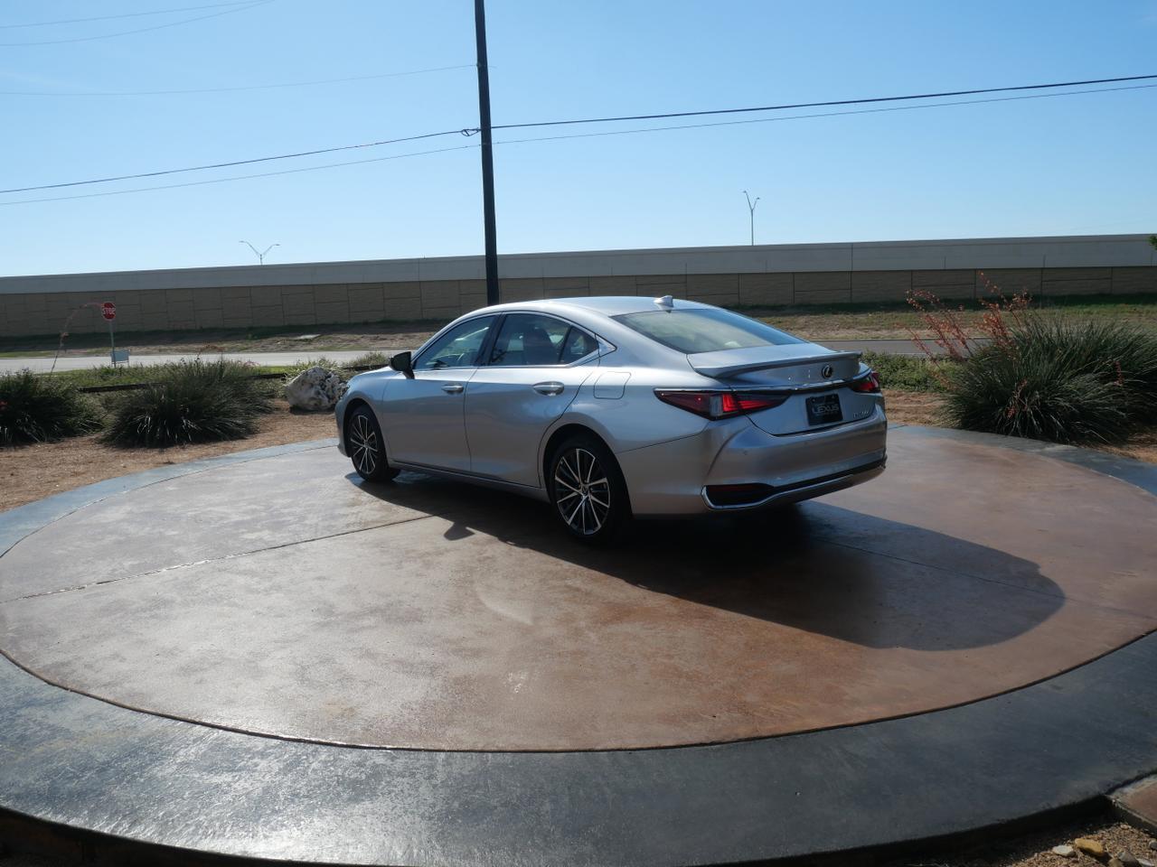 2025 Lexus ES 300h San Juan TX