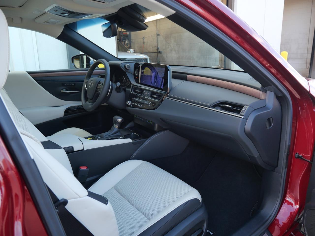 2025 Lexus ES 300h San Juan TX