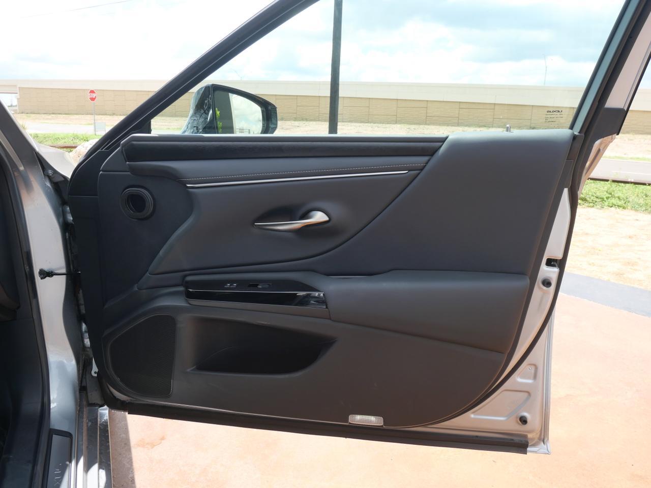 2025 Lexus ES 300h San Juan TX
