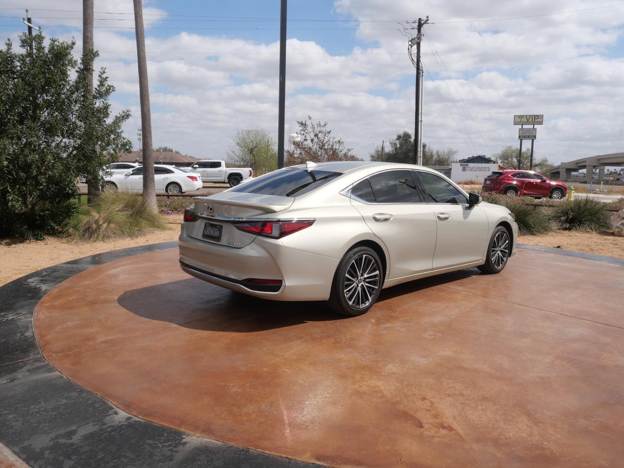 2025 Lexus ES 300h