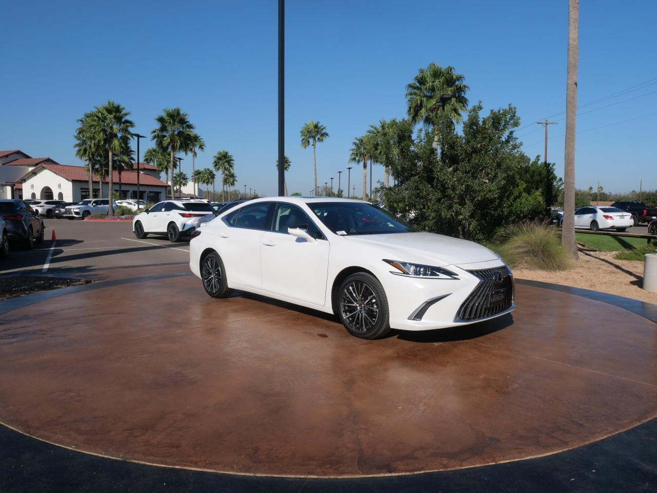 2025 Lexus ES