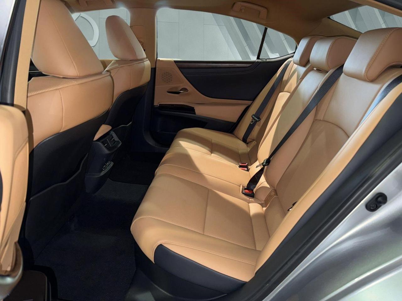 2025 Lexus ES 300h San Antonio TX