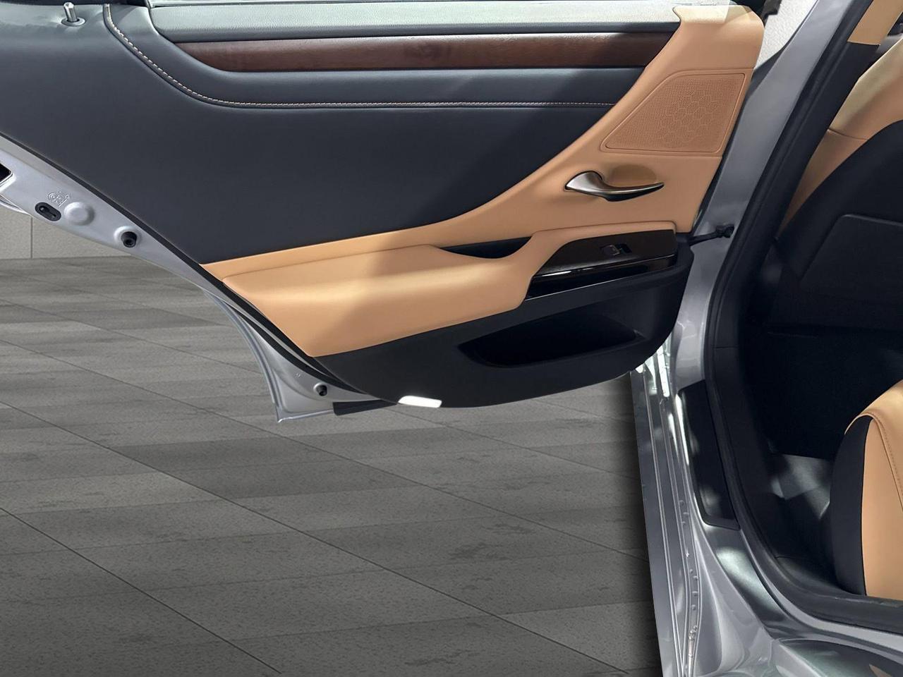 2025 Lexus ES 300h San Antonio TX