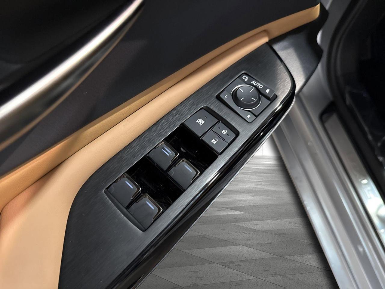 2025 Lexus ES 300h San Antonio TX