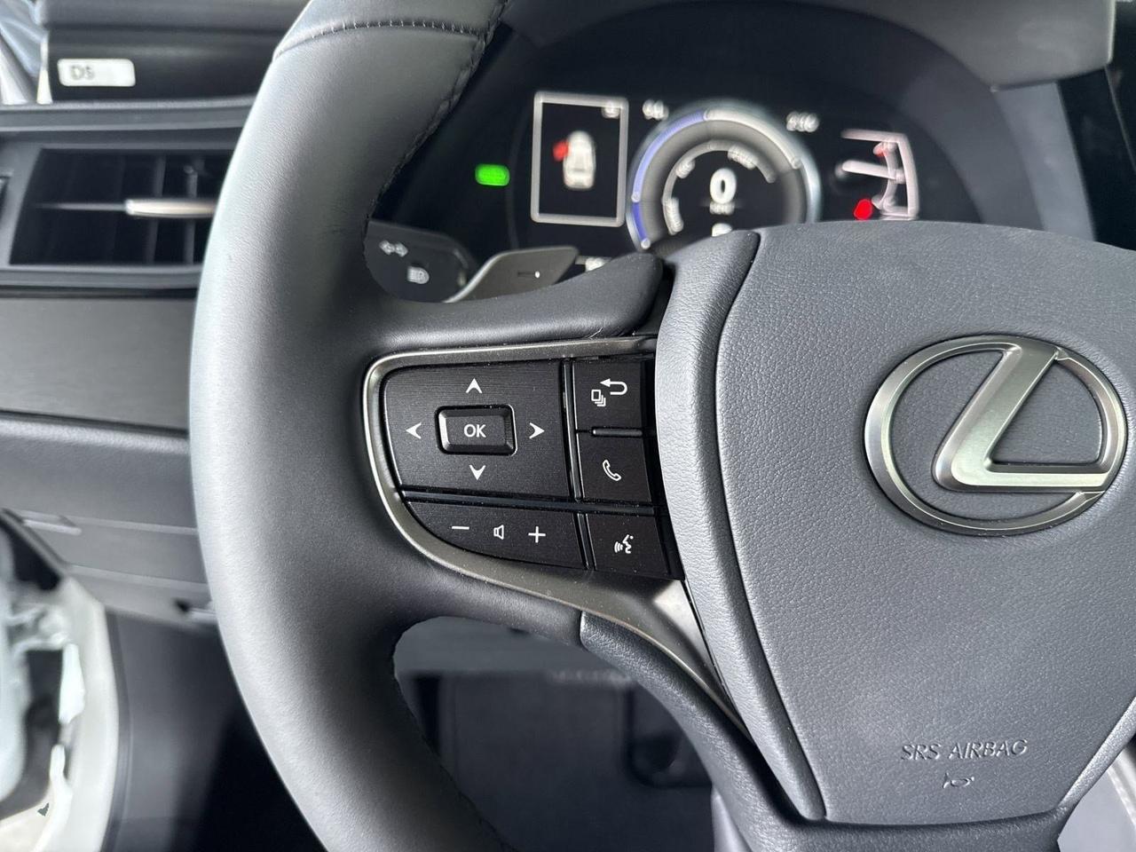 2025 Lexus ES 300h San Antonio TX