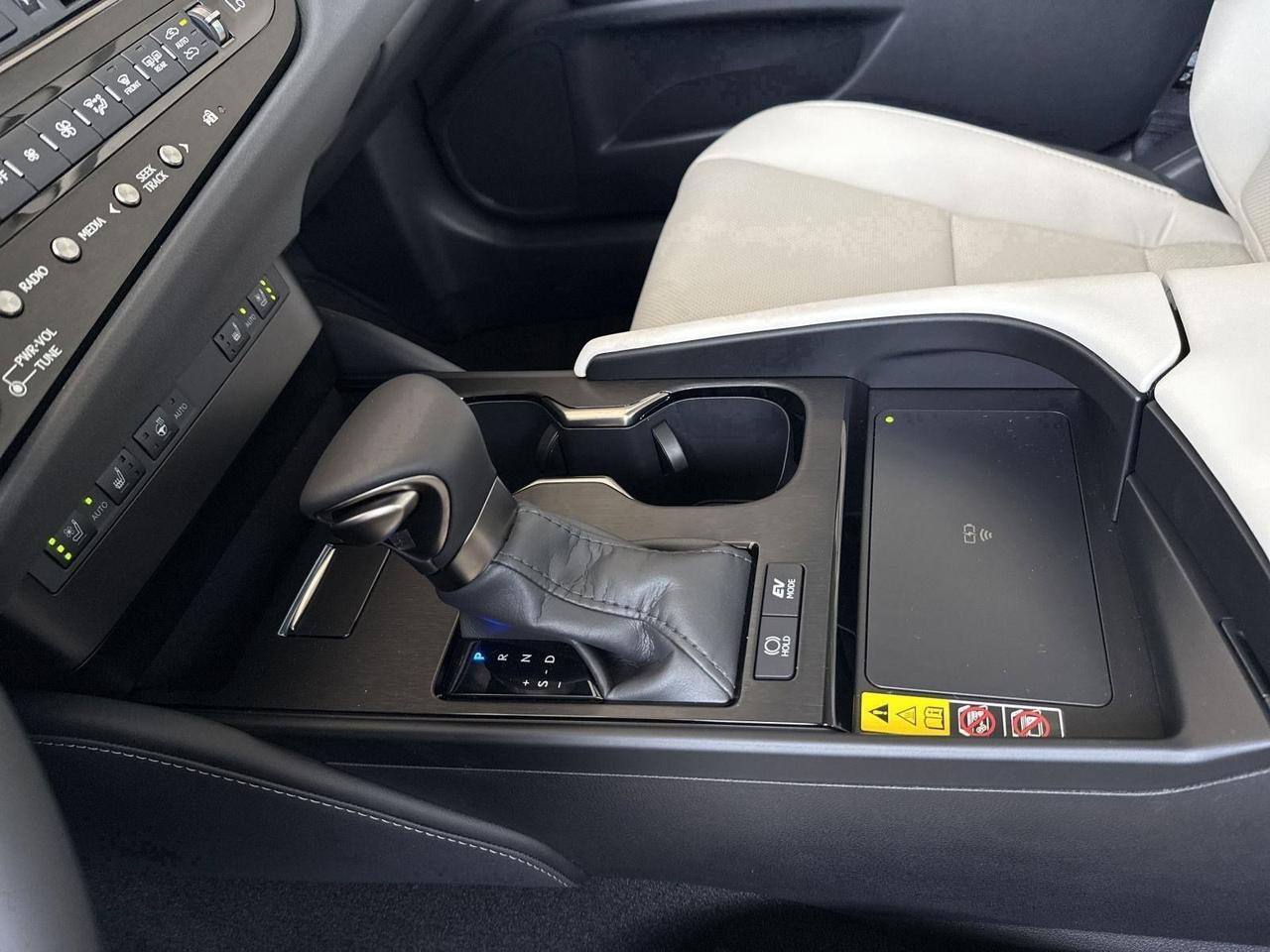 2025 Lexus ES 300h San Antonio TX