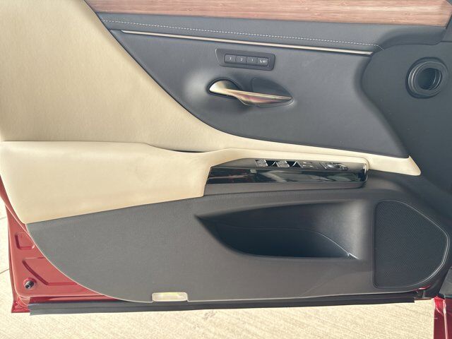 2025 Lexus ES 300h San Antonio TX