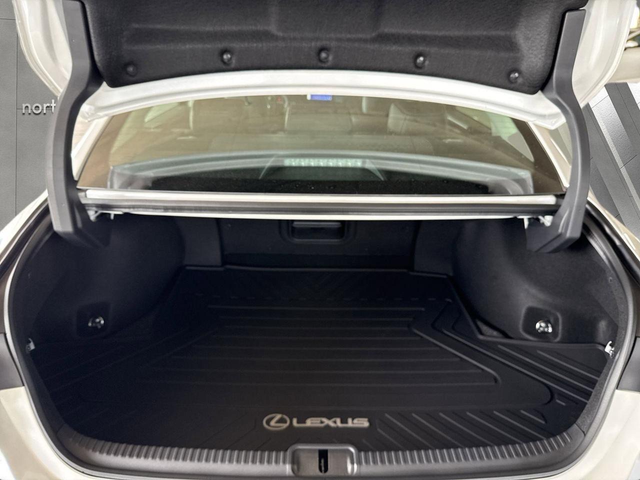 2025 Lexus ES 300h San Antonio TX