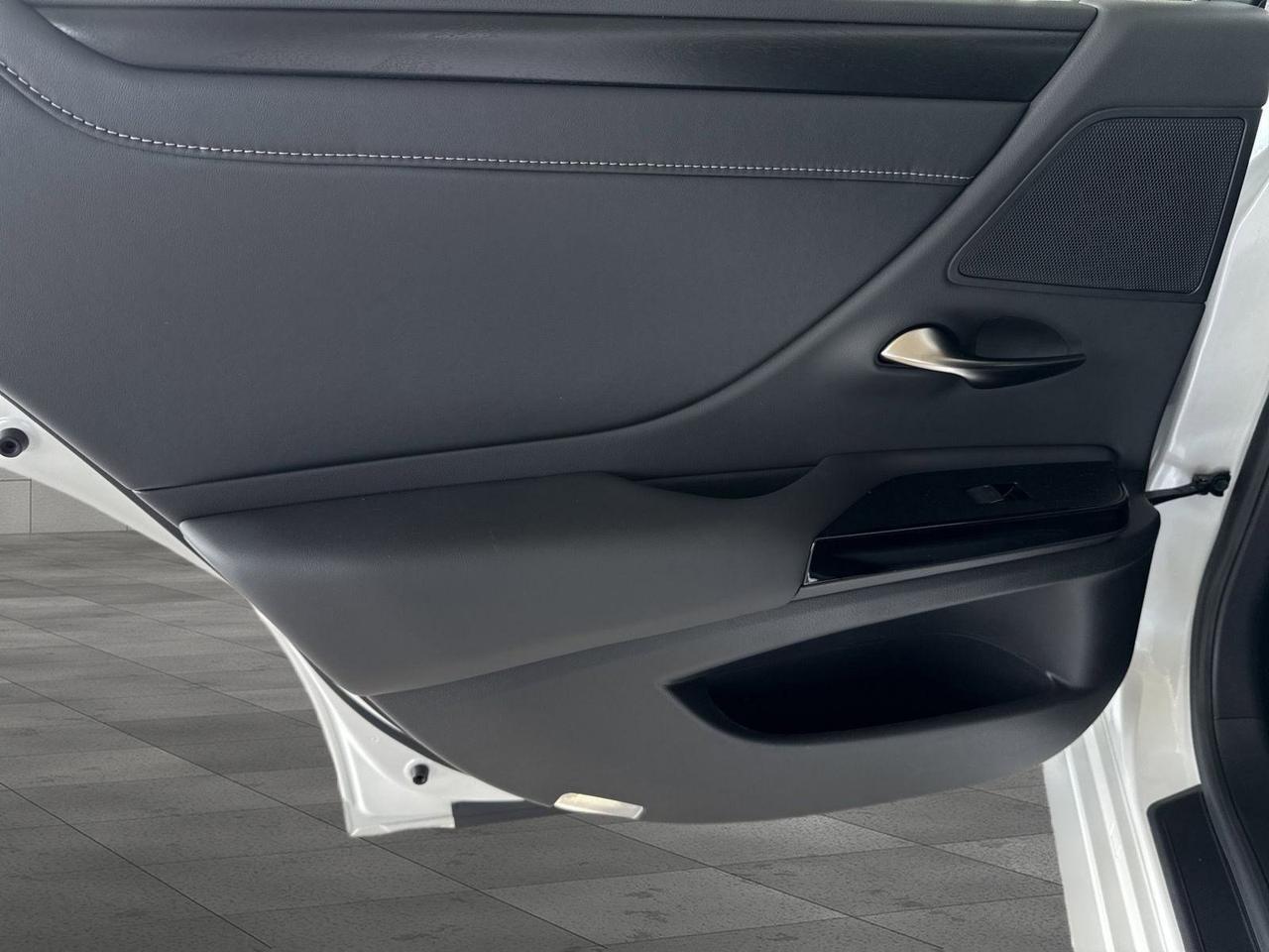 2025 Lexus ES 300h San Antonio TX