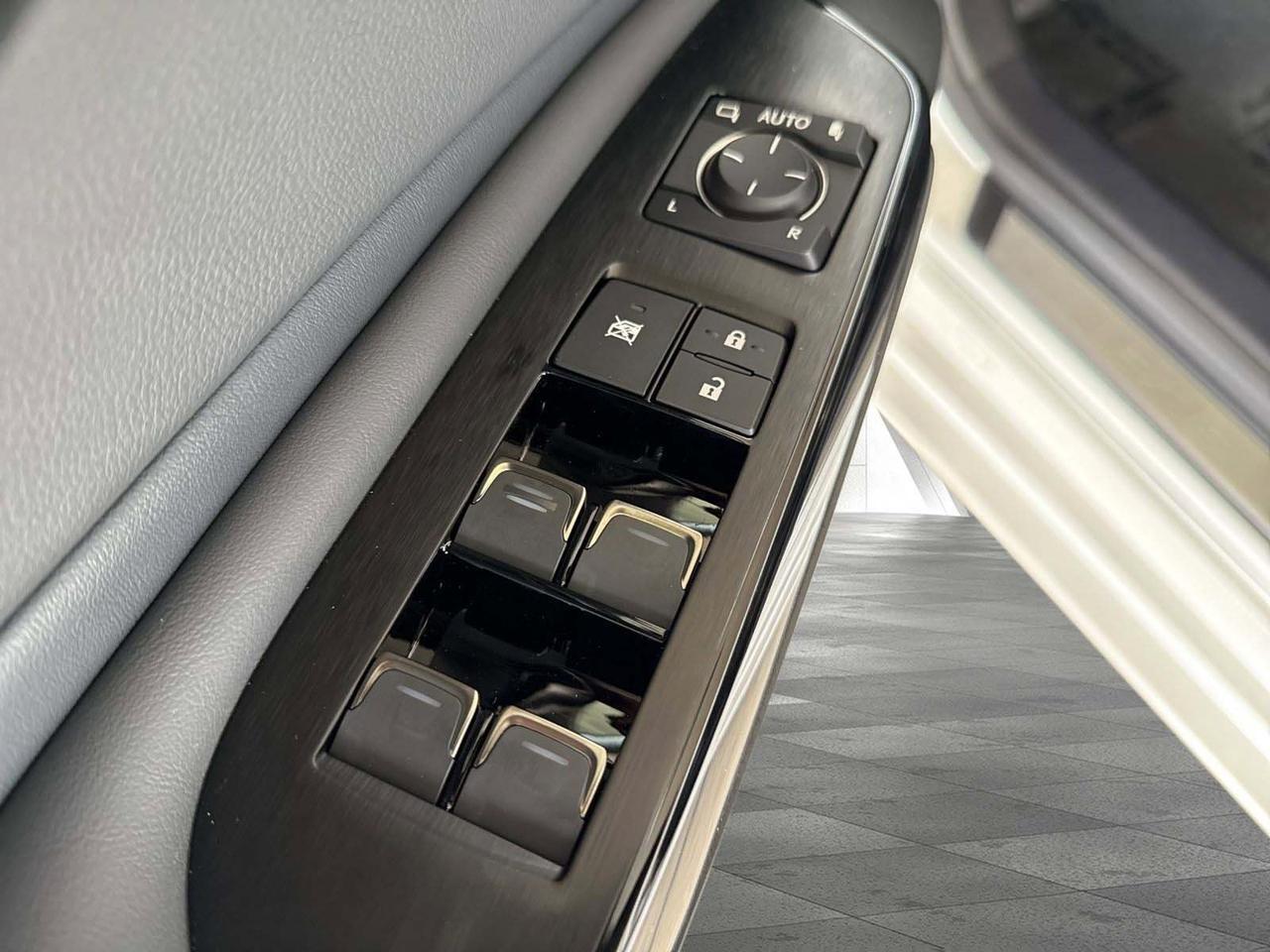 2025 Lexus ES 300h San Antonio TX