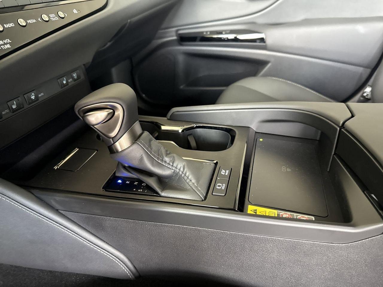 2025 Lexus ES 300h San Antonio TX