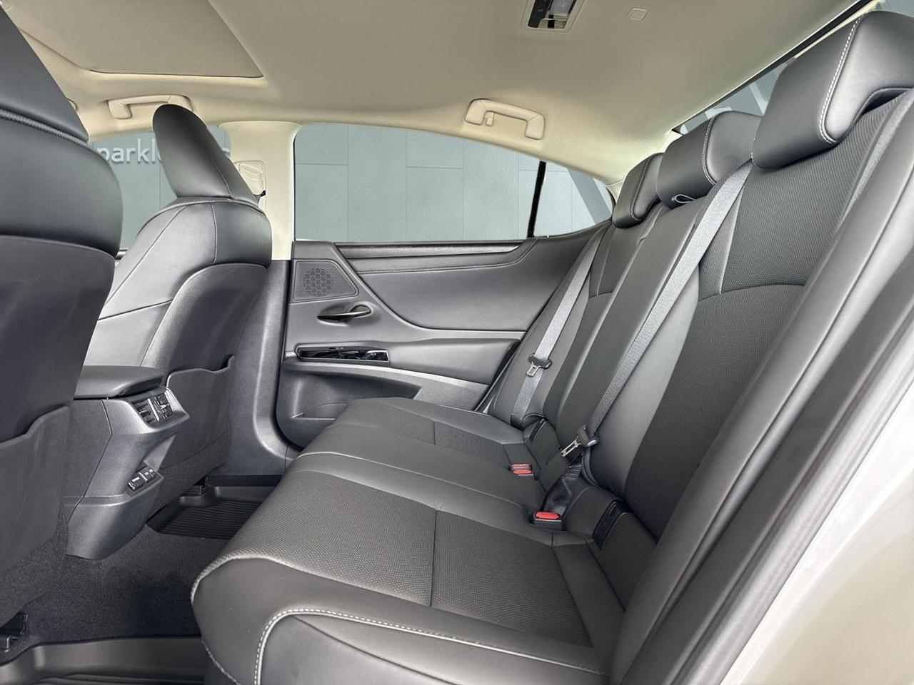 2025 Lexus ES 300h San Antonio TX