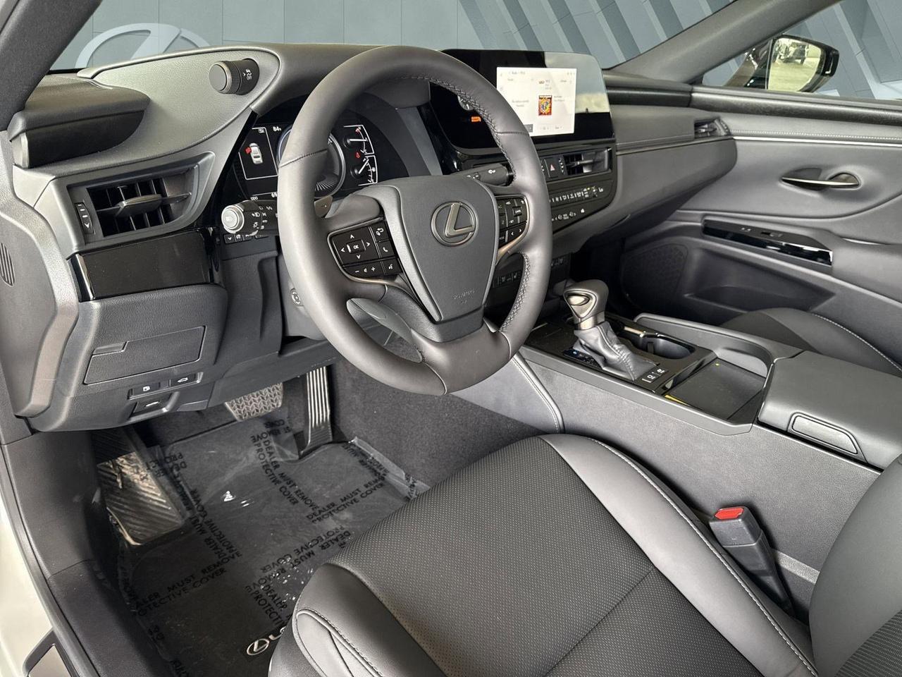 2025 Lexus ES 300h San Antonio TX