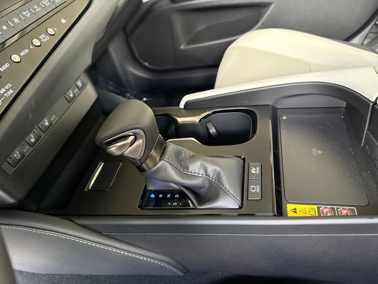 2025 Lexus ES 300h San Antonio TX