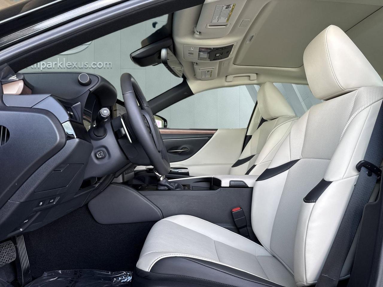 2025 Lexus ES 300h San Antonio TX