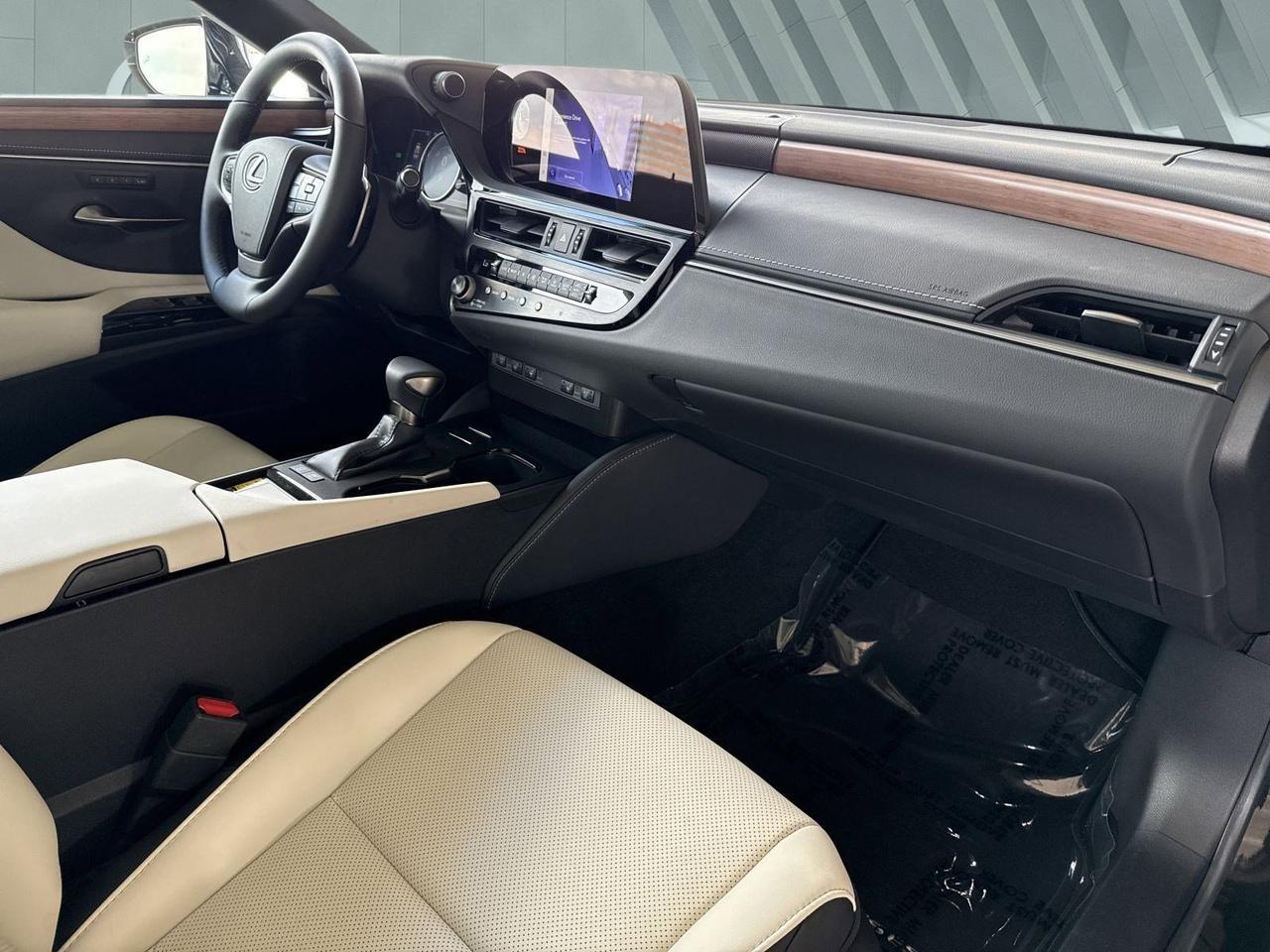 2025 Lexus ES 300h San Antonio TX