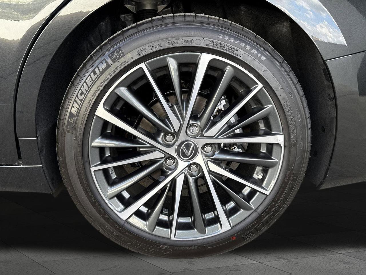 2025 Lexus ES 300h San Antonio TX