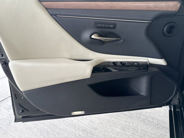 2025 Lexus ES 300h San Antonio TX