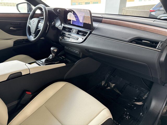 2025 Lexus ES 300h San Antonio TX