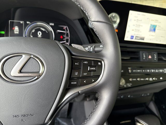 2025 Lexus ES 300h San Antonio TX