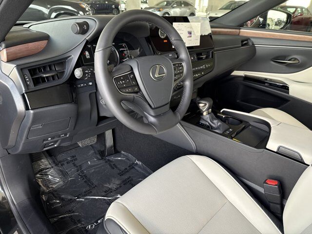 2025 Lexus ES 300h San Antonio TX
