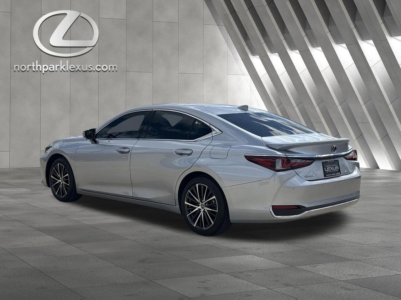 2025 Lexus ES 300h
