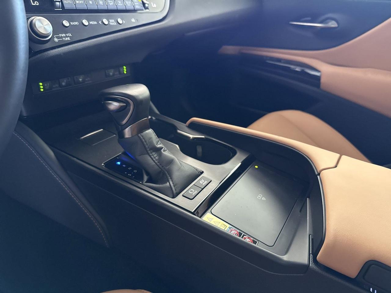 2025 Lexus ES 300h San Antonio TX