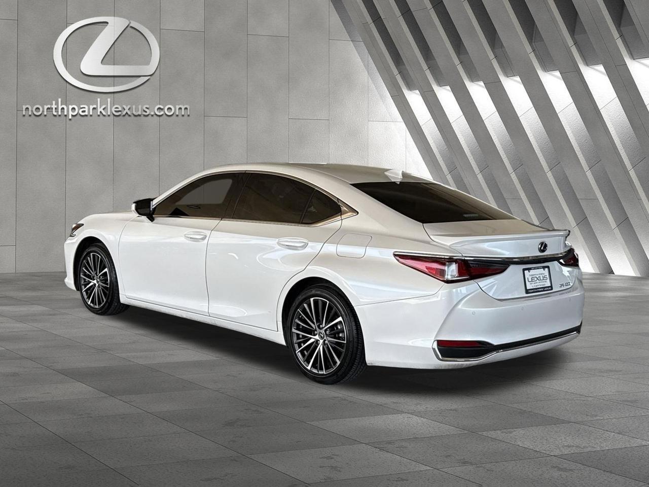 2025 Lexus ES 300h