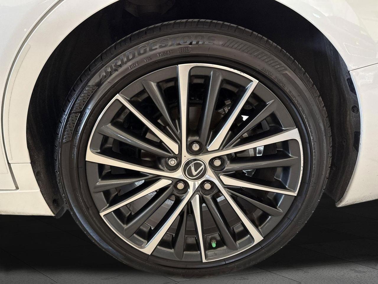 2025 Lexus ES 300h San Antonio TX