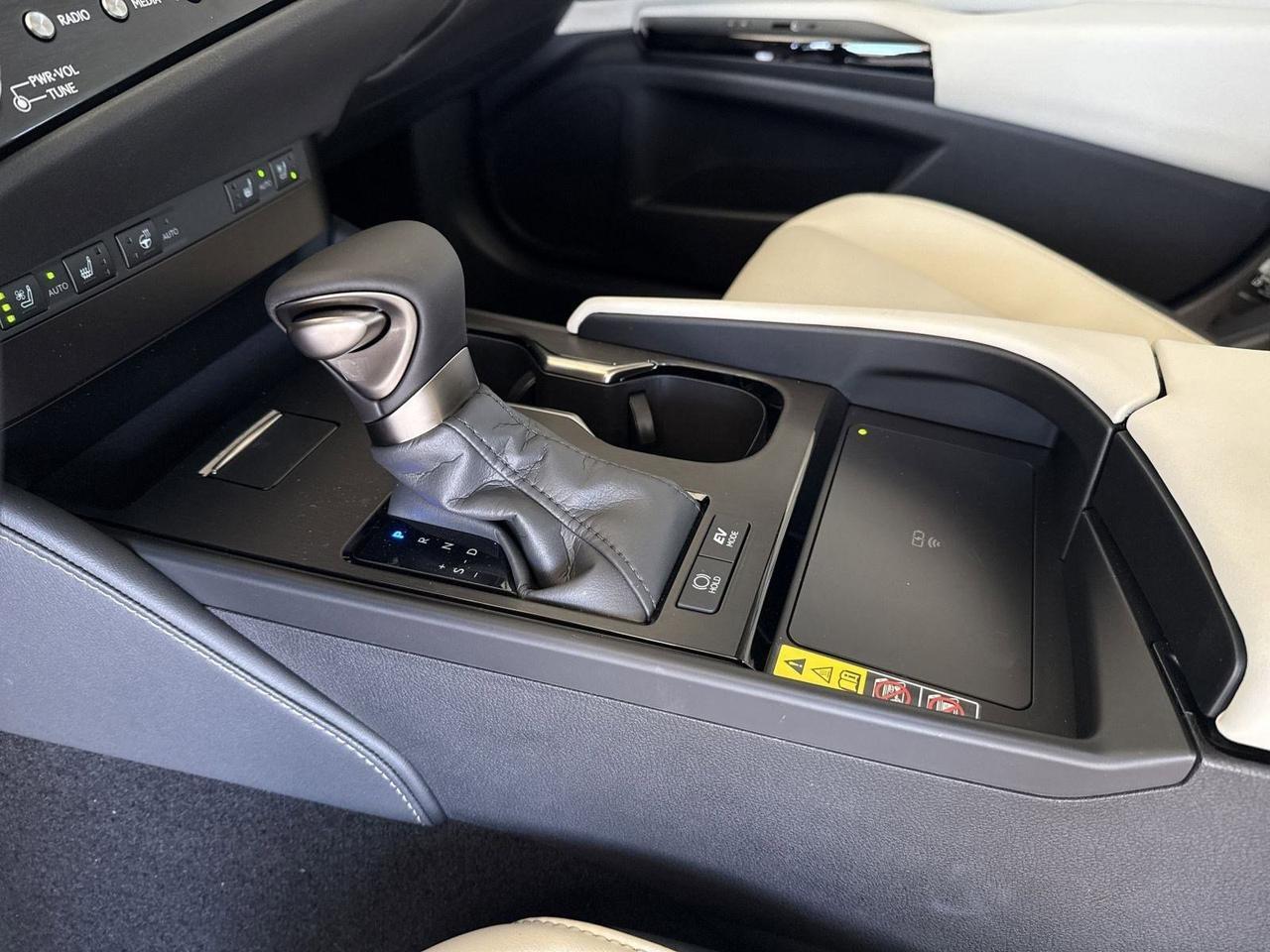 2025 Lexus ES 300h San Antonio TX