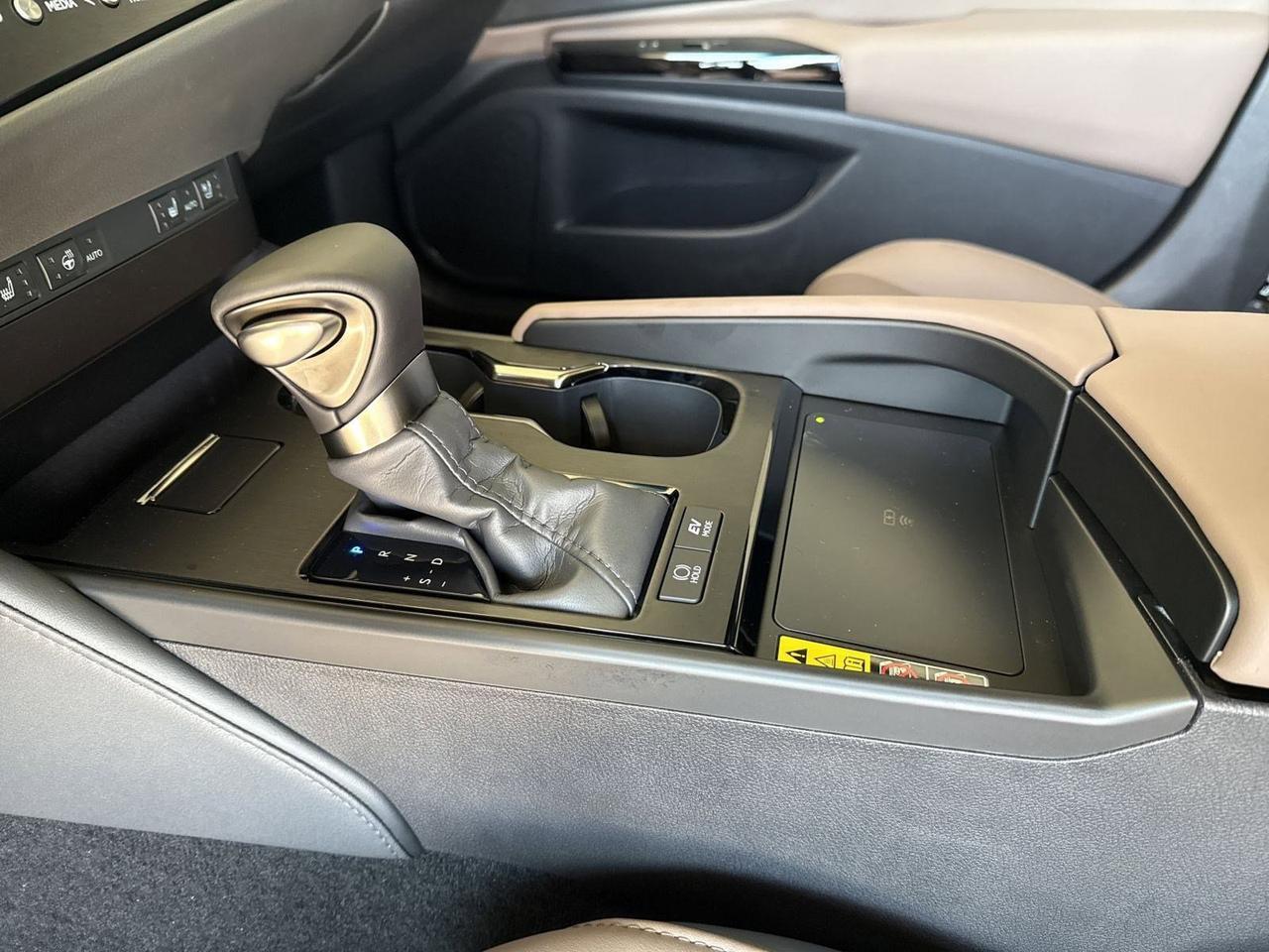 2025 Lexus ES 300h San Antonio TX