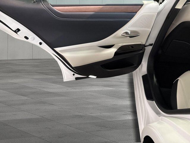 2025 Lexus ES 300h San Antonio TX