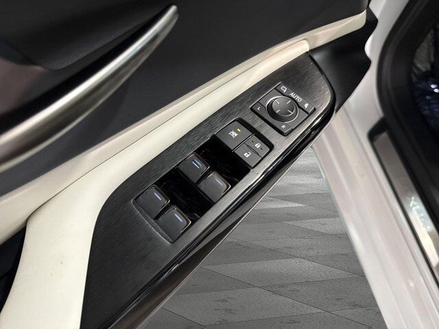 2025 Lexus ES 300h San Antonio TX