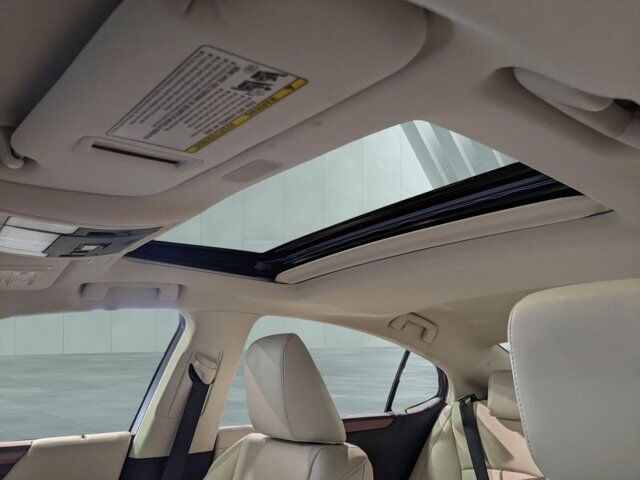 2025 Lexus ES 300h San Antonio TX
