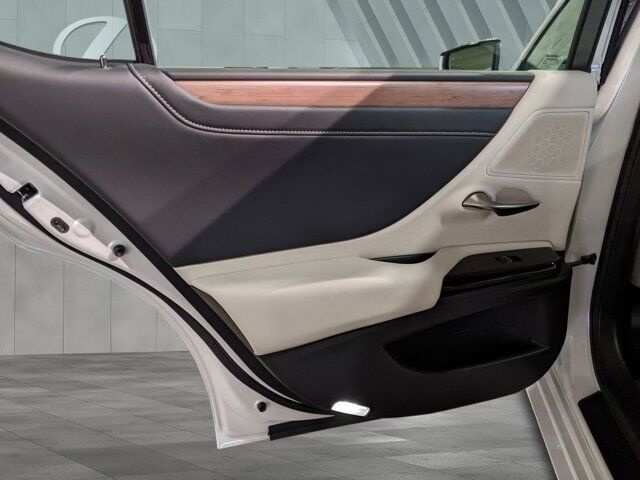 2025 Lexus ES 300h San Antonio TX